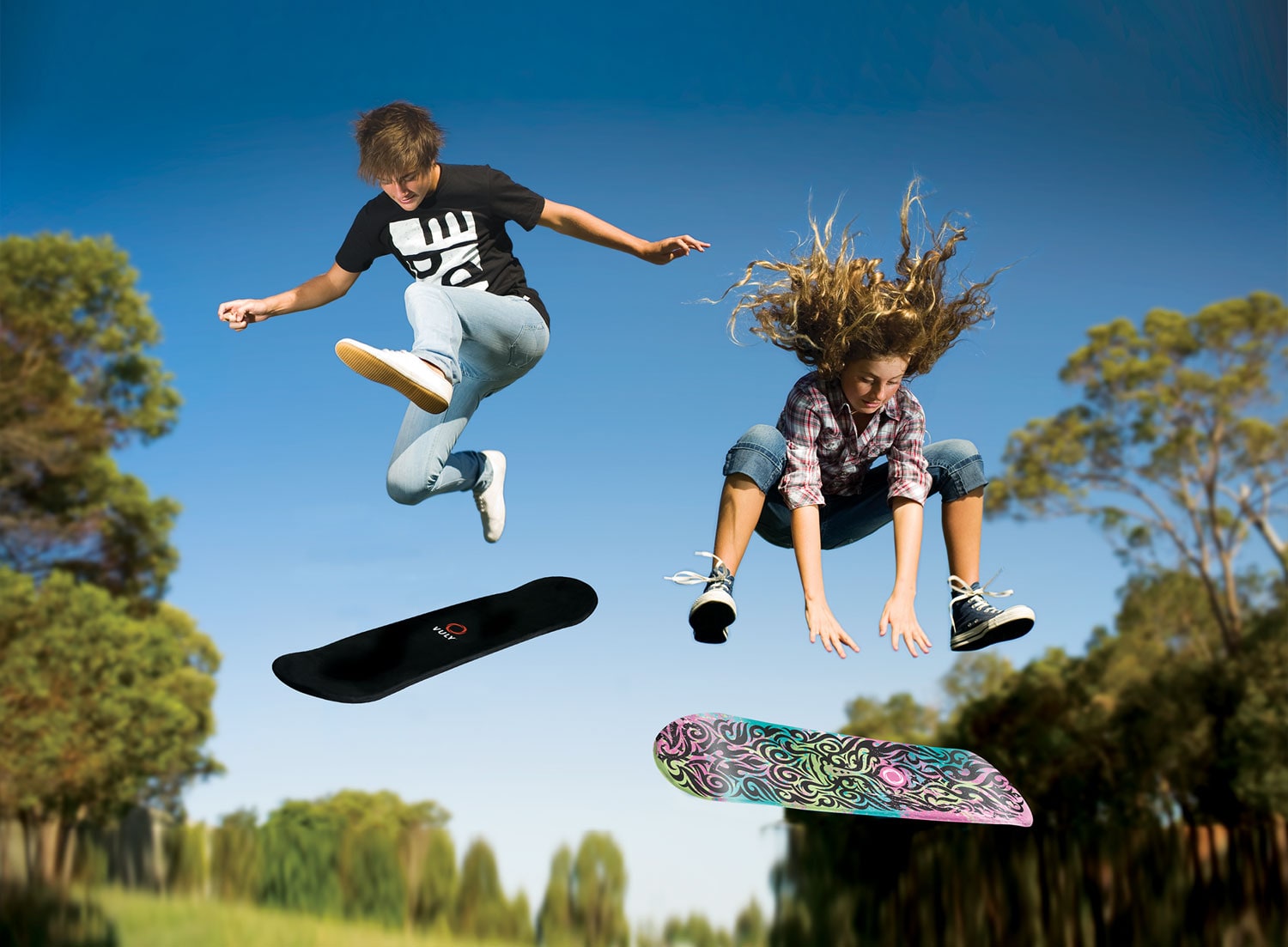 Try out all the skateboarding techniques from the safety of your Vuly trampoline.